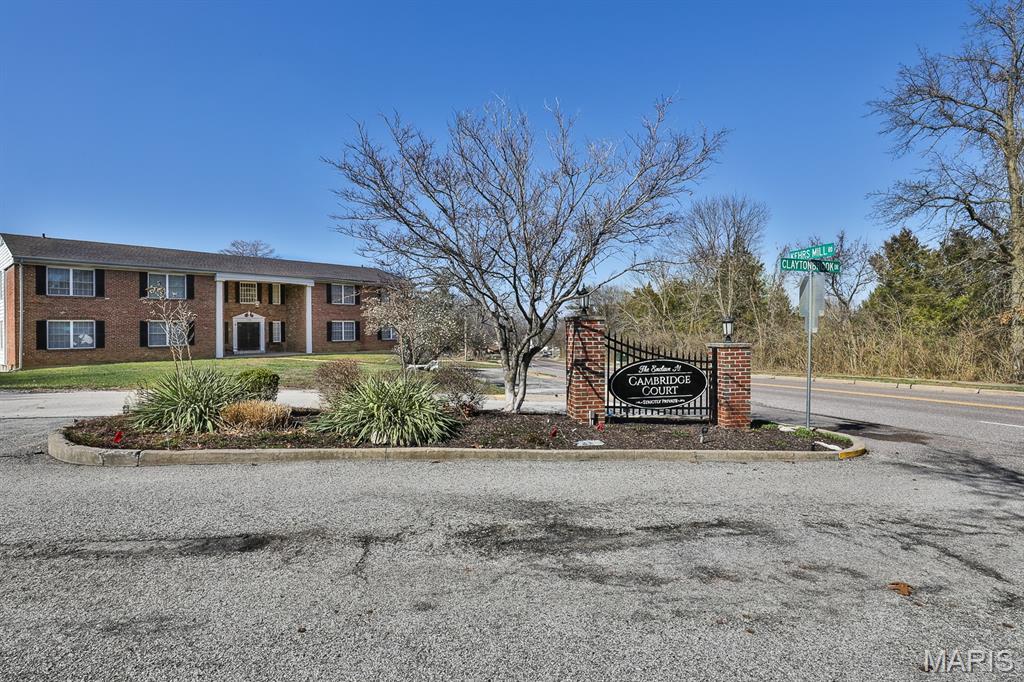 922 N Claytonbrook Drive Unit: 1