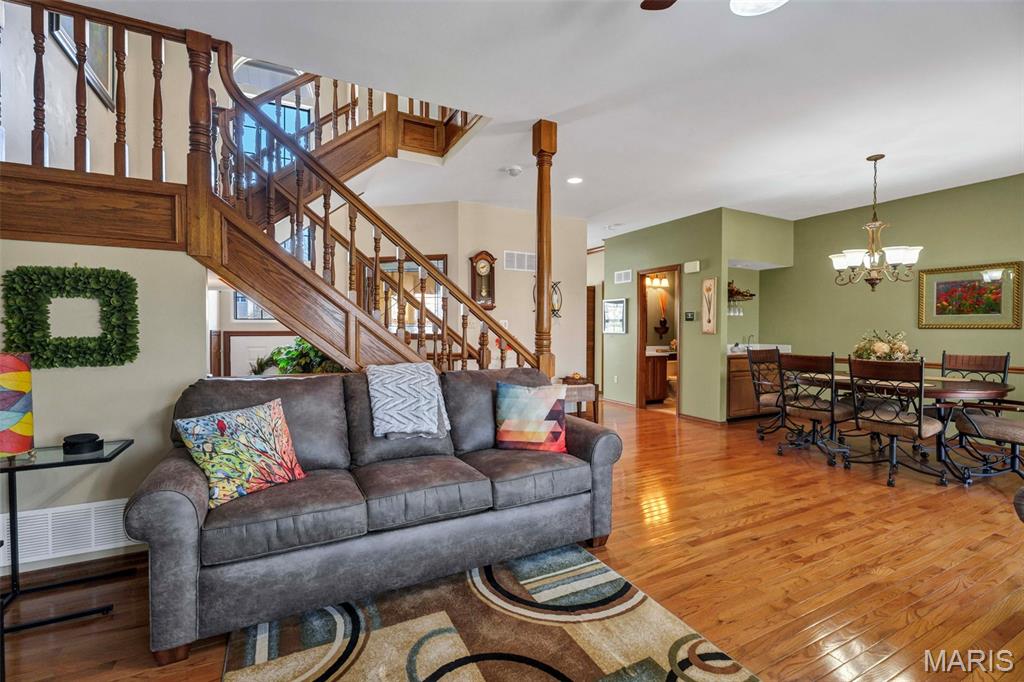 405 Meramec Way Unit: 10