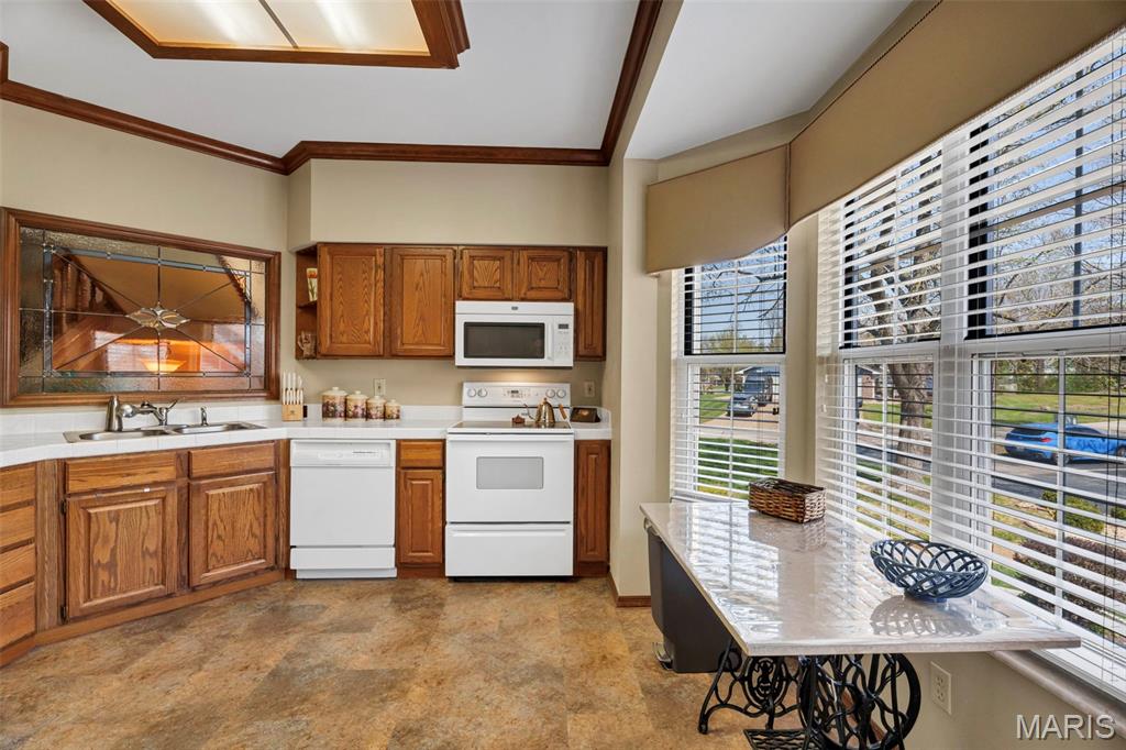 405 Meramec Way Unit: 10