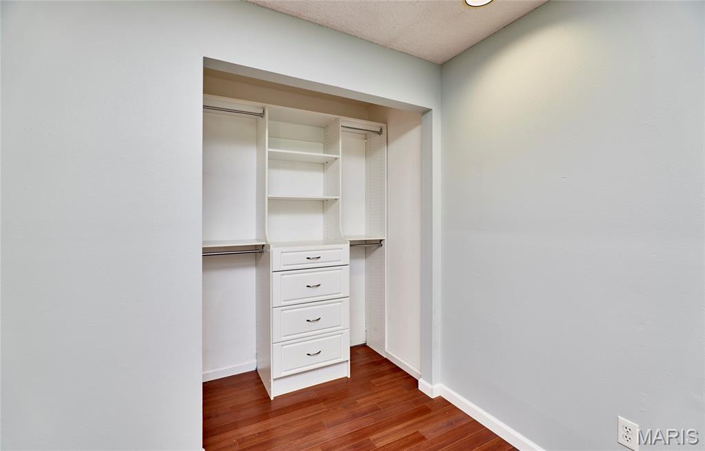 6001 La Chateau Court