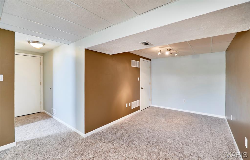 6001 La Chateau Court