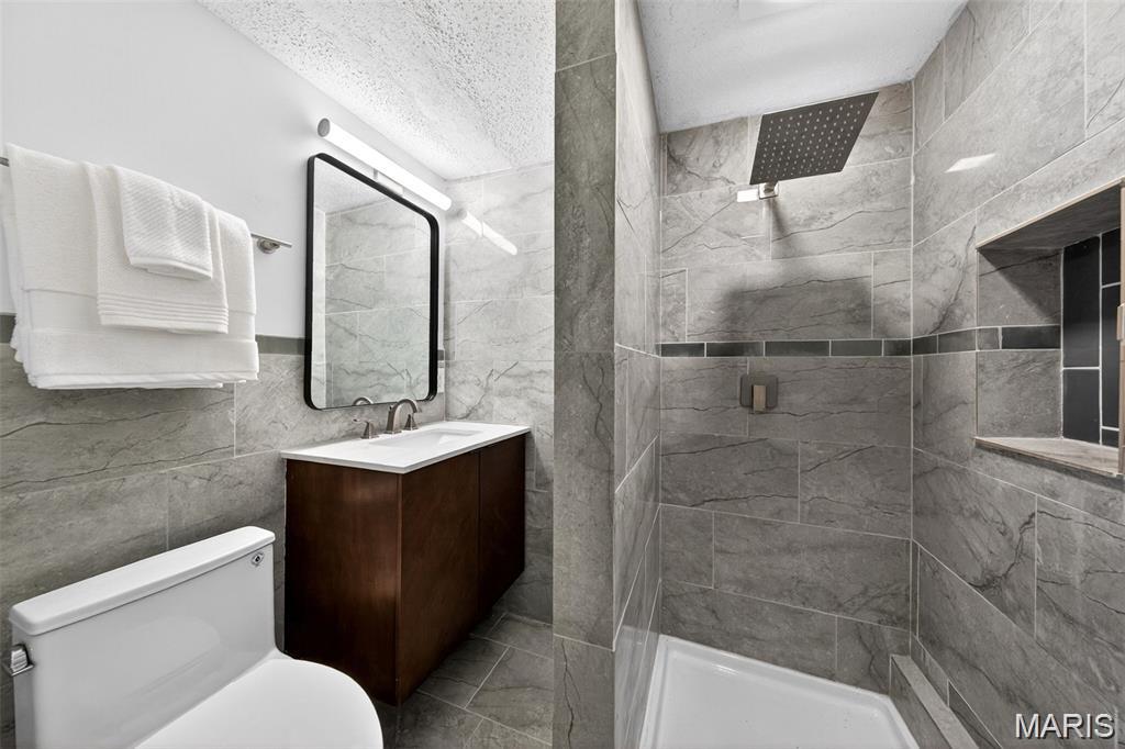 13305 Woodlake Village Court