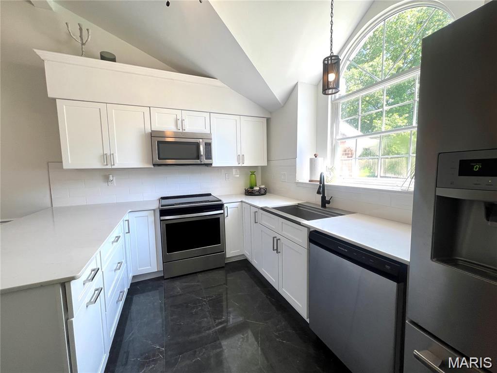 13305 Woodlake Village Court