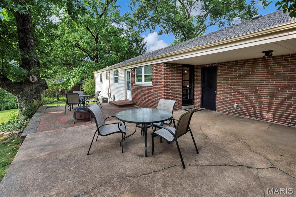 11 Hedgewood Lane
