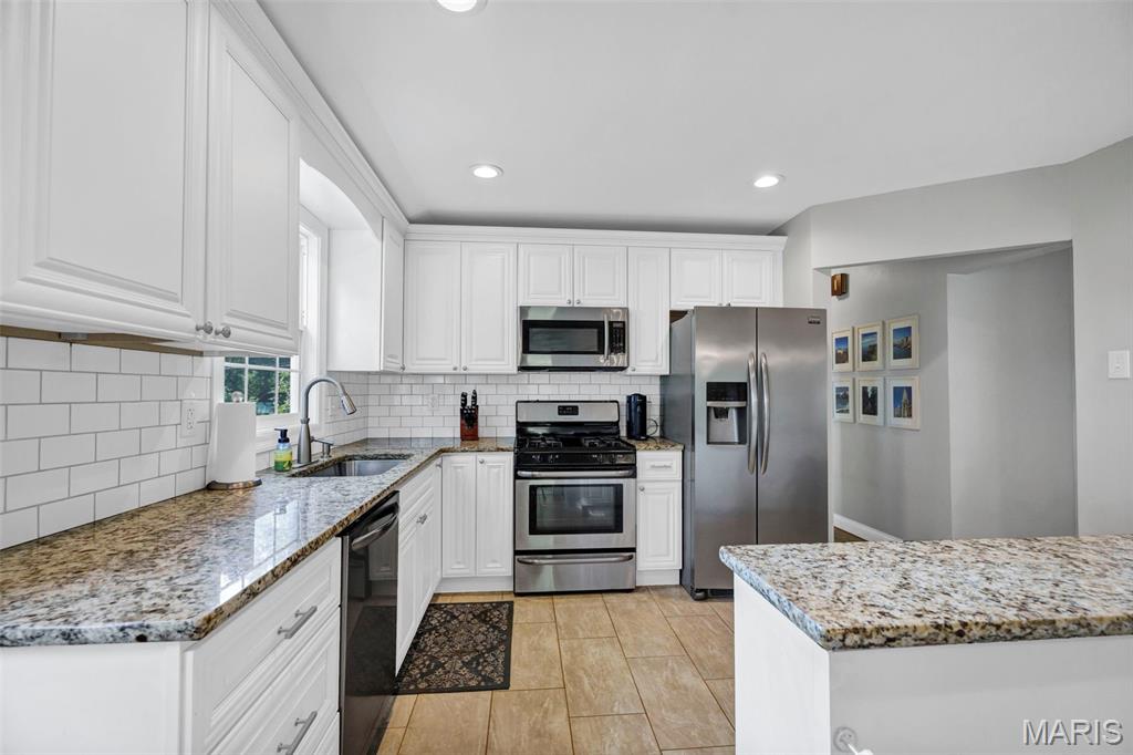 11 Hedgewood Lane