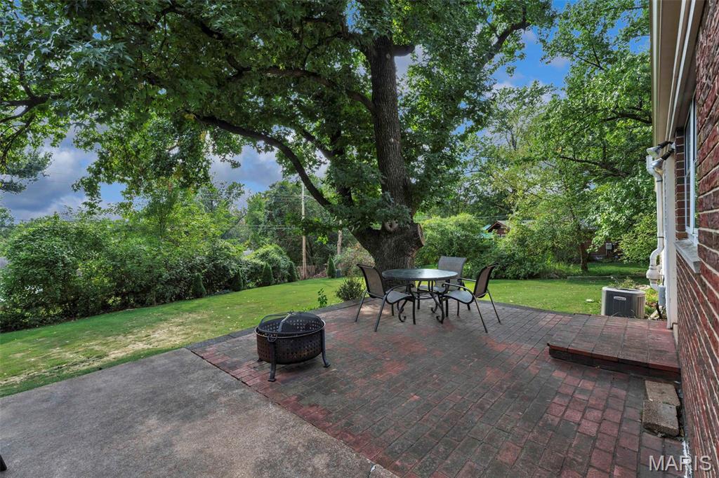 11 Hedgewood Lane