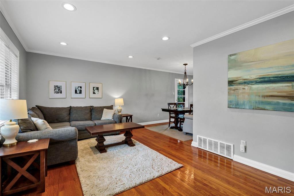 11 Hedgewood Lane