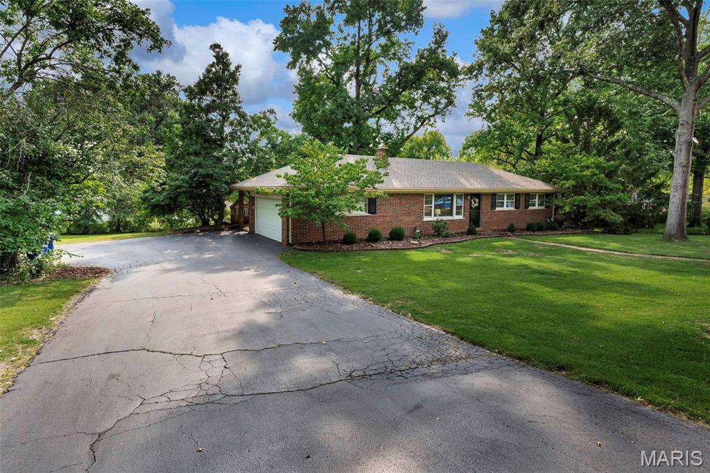 11 Hedgewood Lane