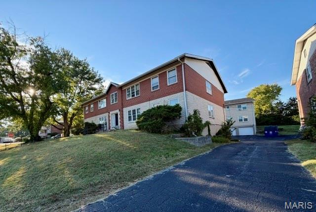 612 Thunderbird Court