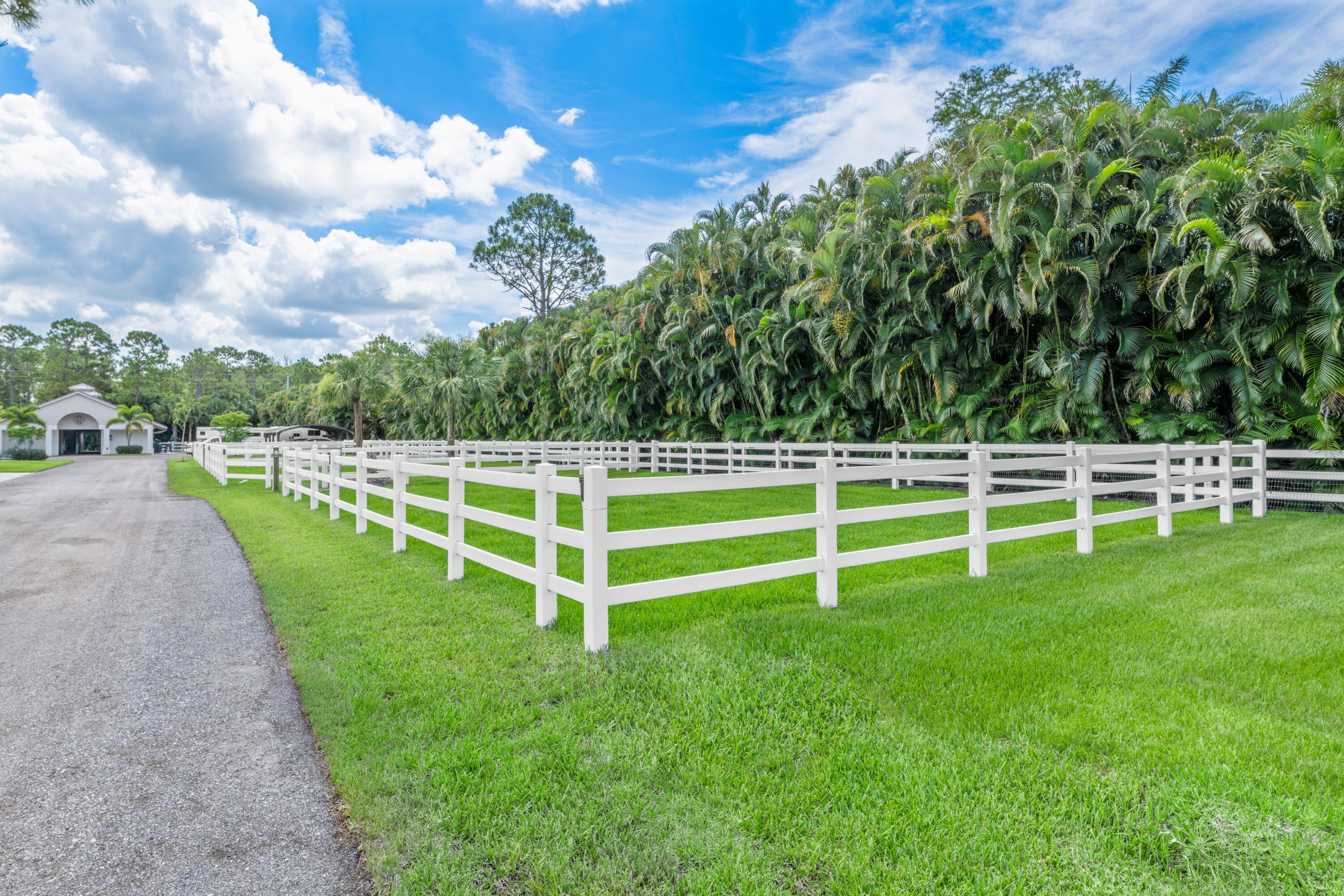 1464 Stallion Drive