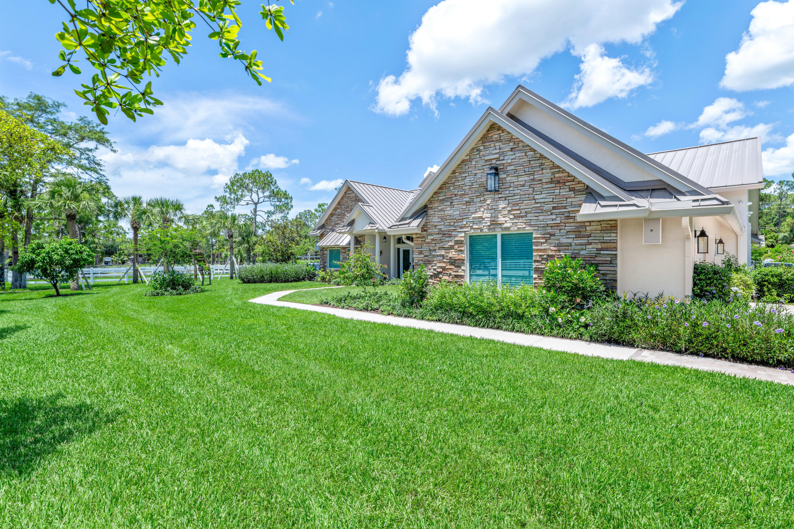 1464 Stallion Drive