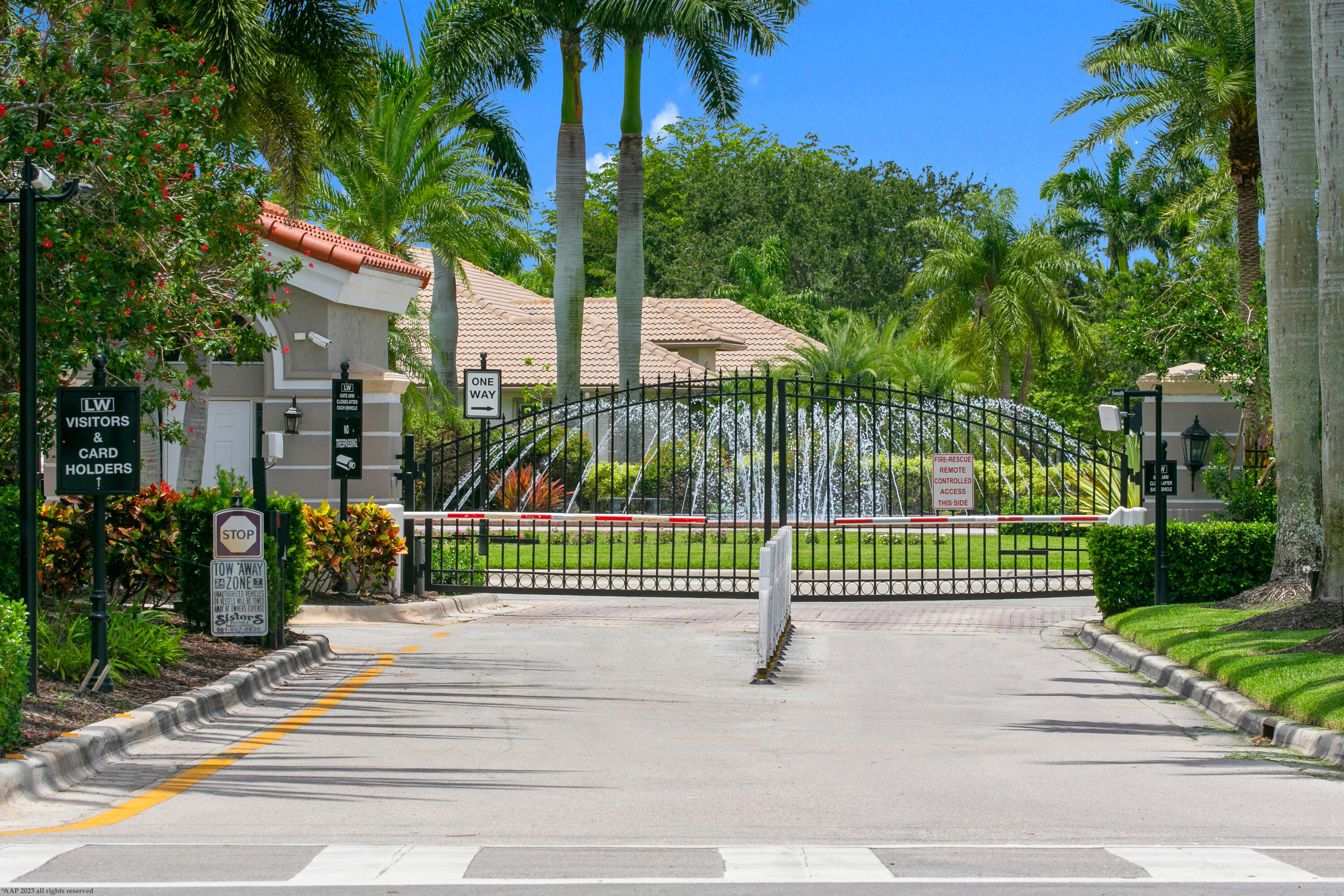 1902 S CLUB Drive