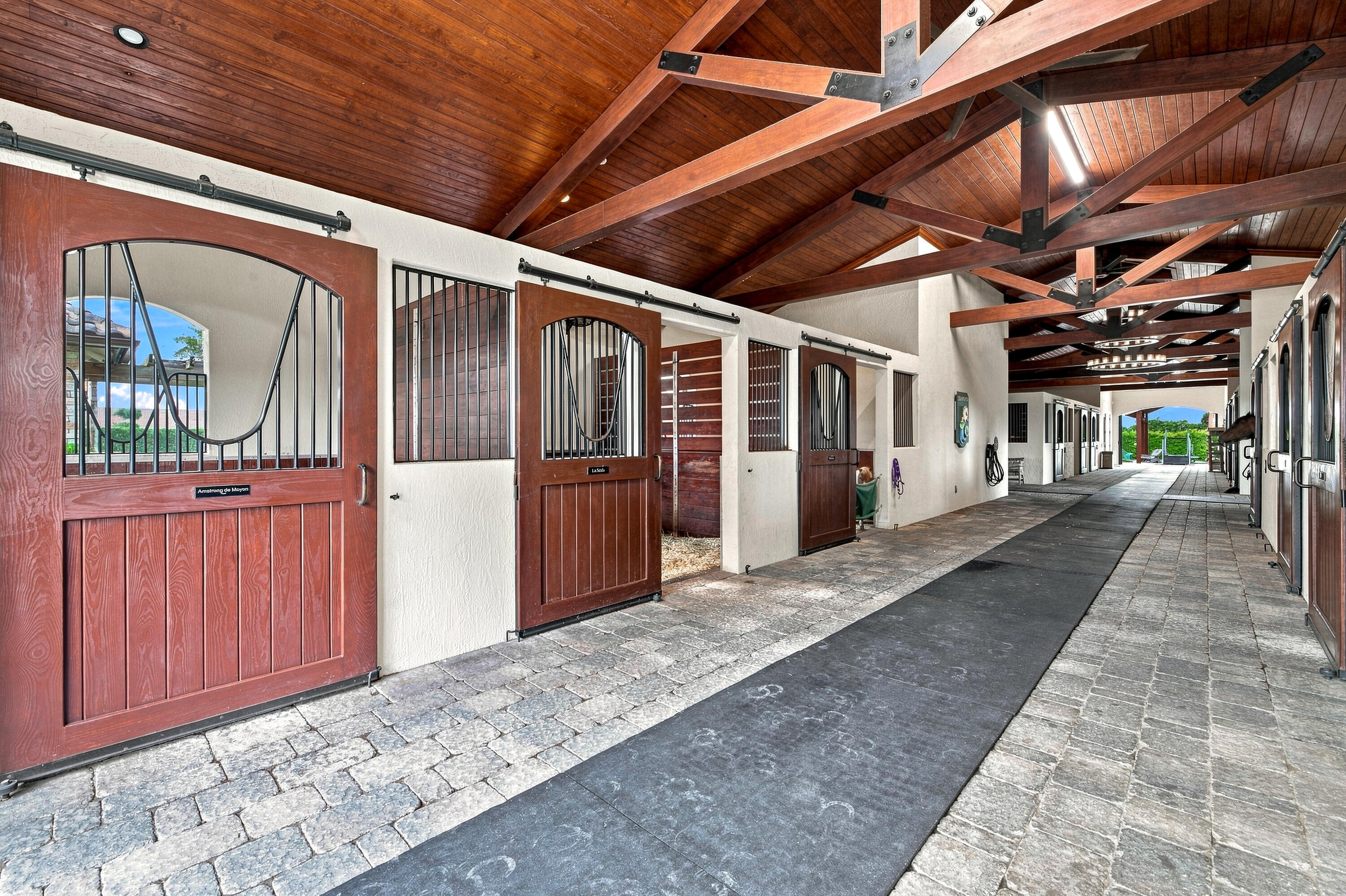 4600 GARDEN POINT Trail