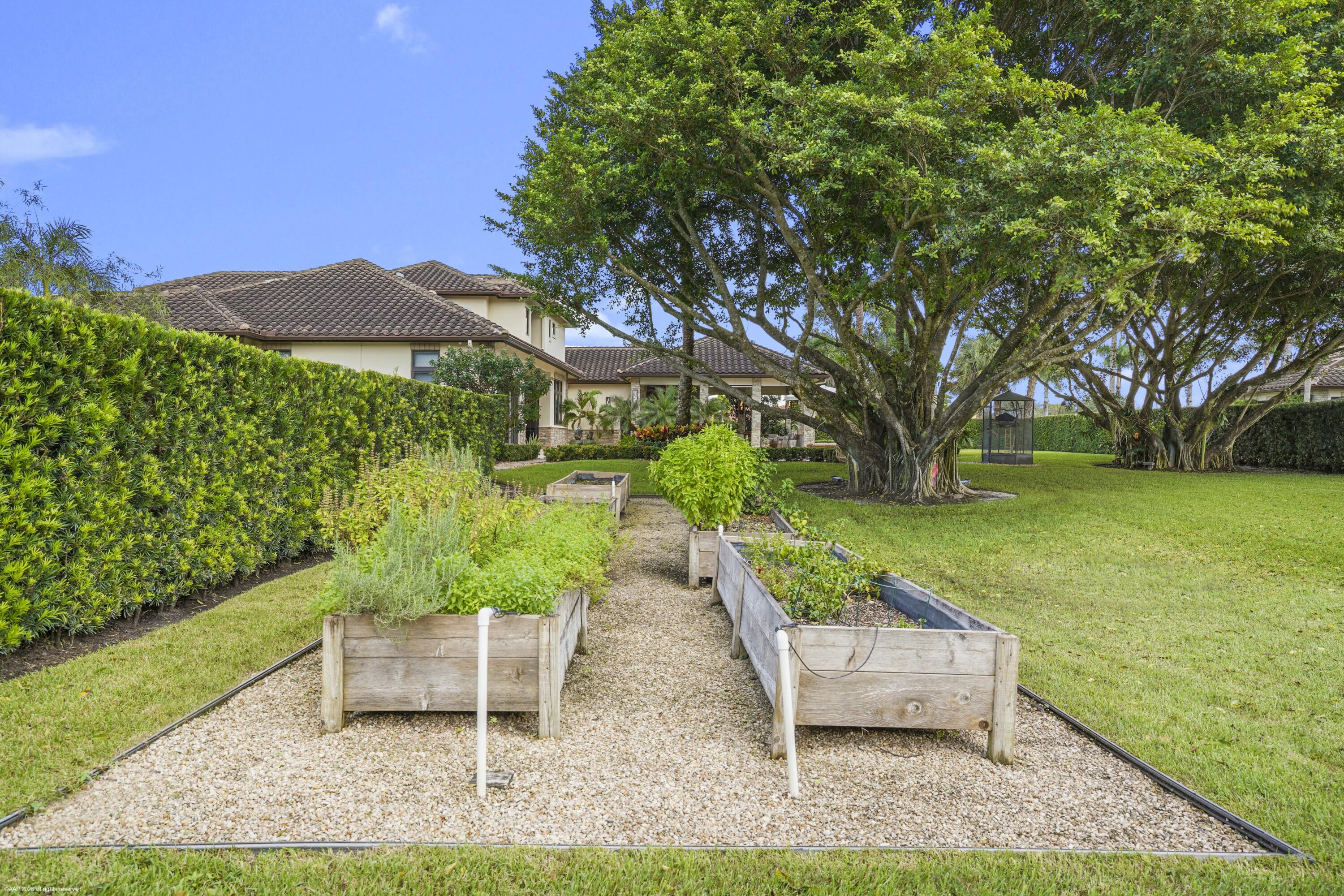 4600 GARDEN POINT Trail