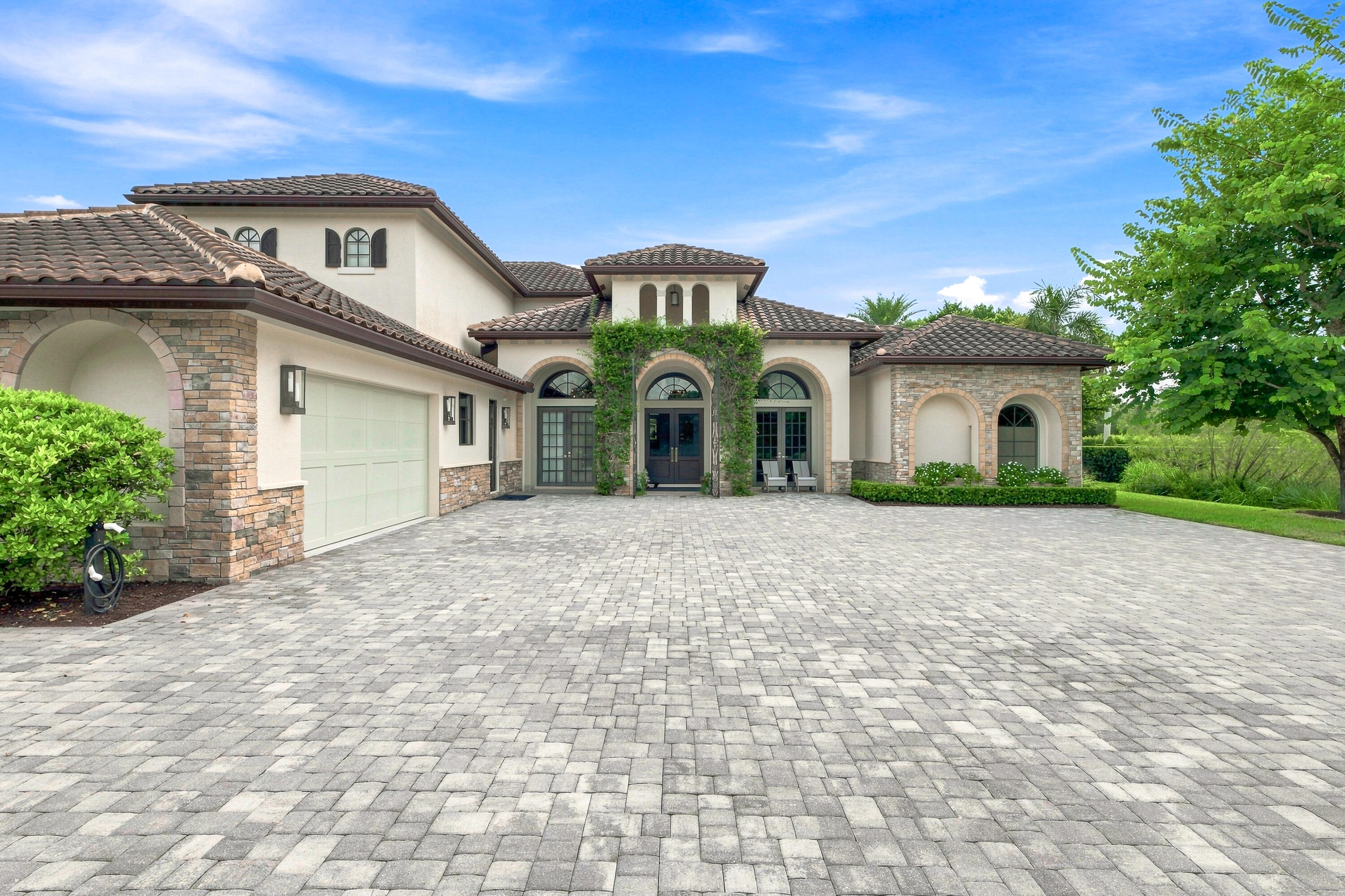 4600 GARDEN POINT Trail