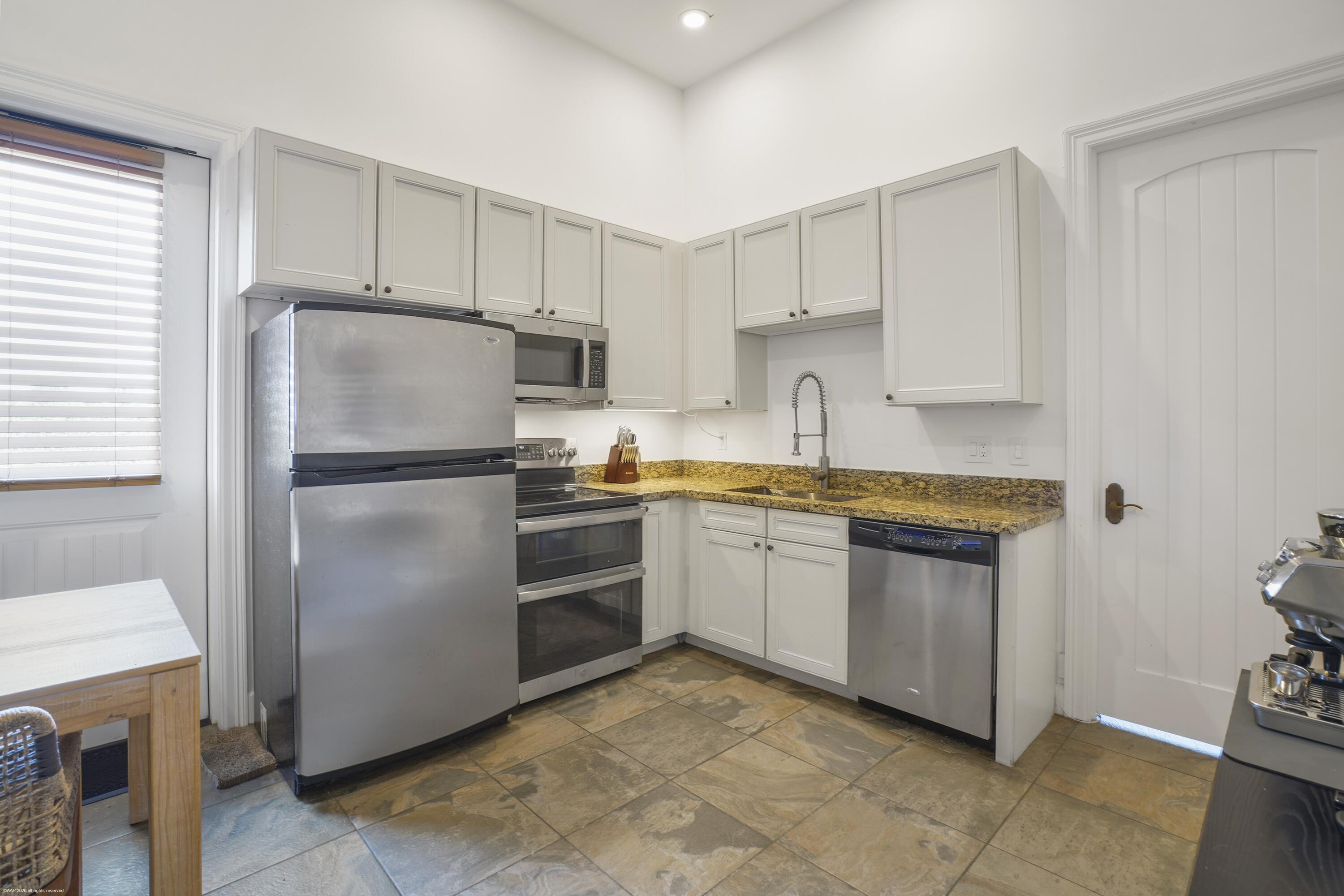 4600 GARDEN POINT Trail