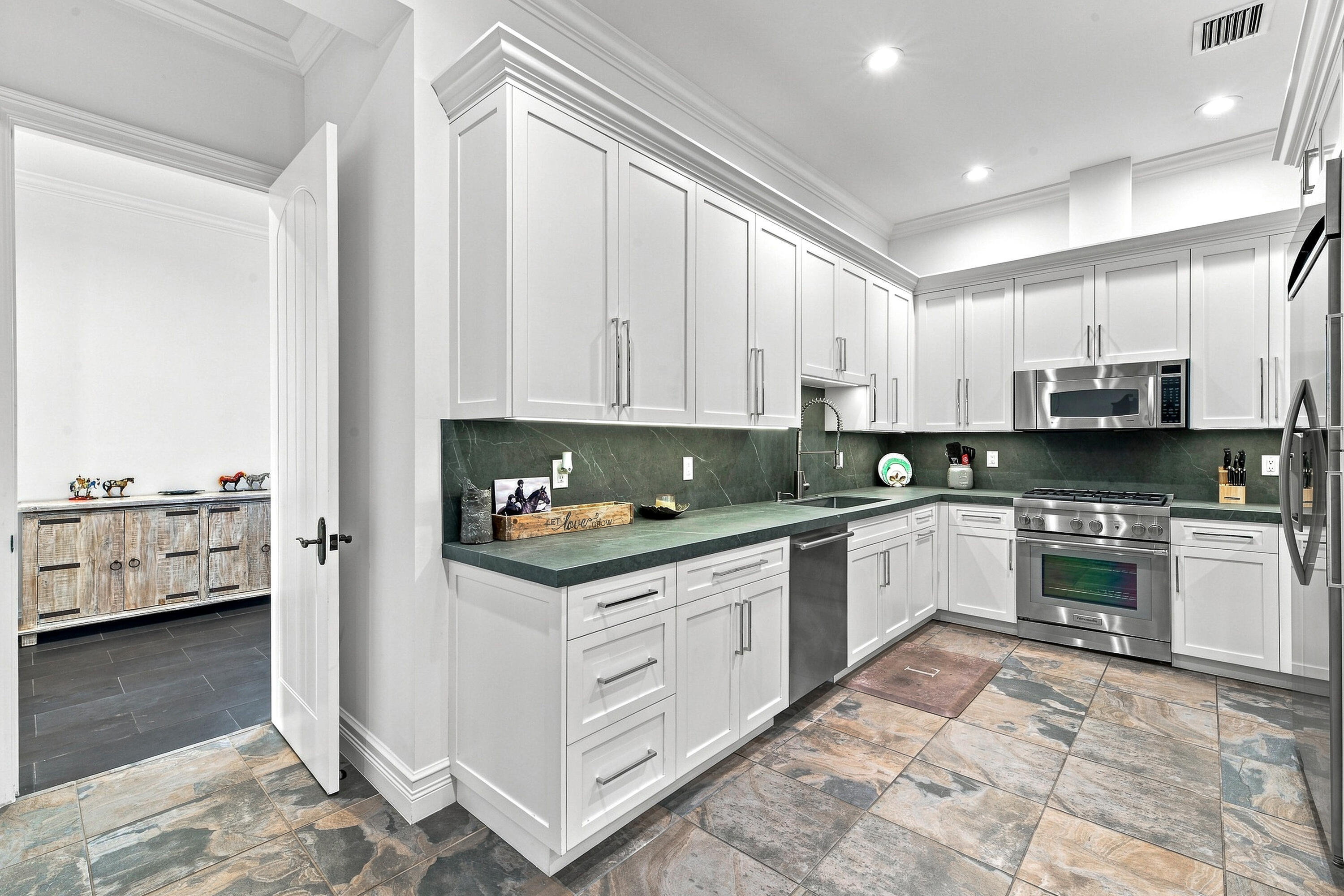 4600 GARDEN POINT Trail
