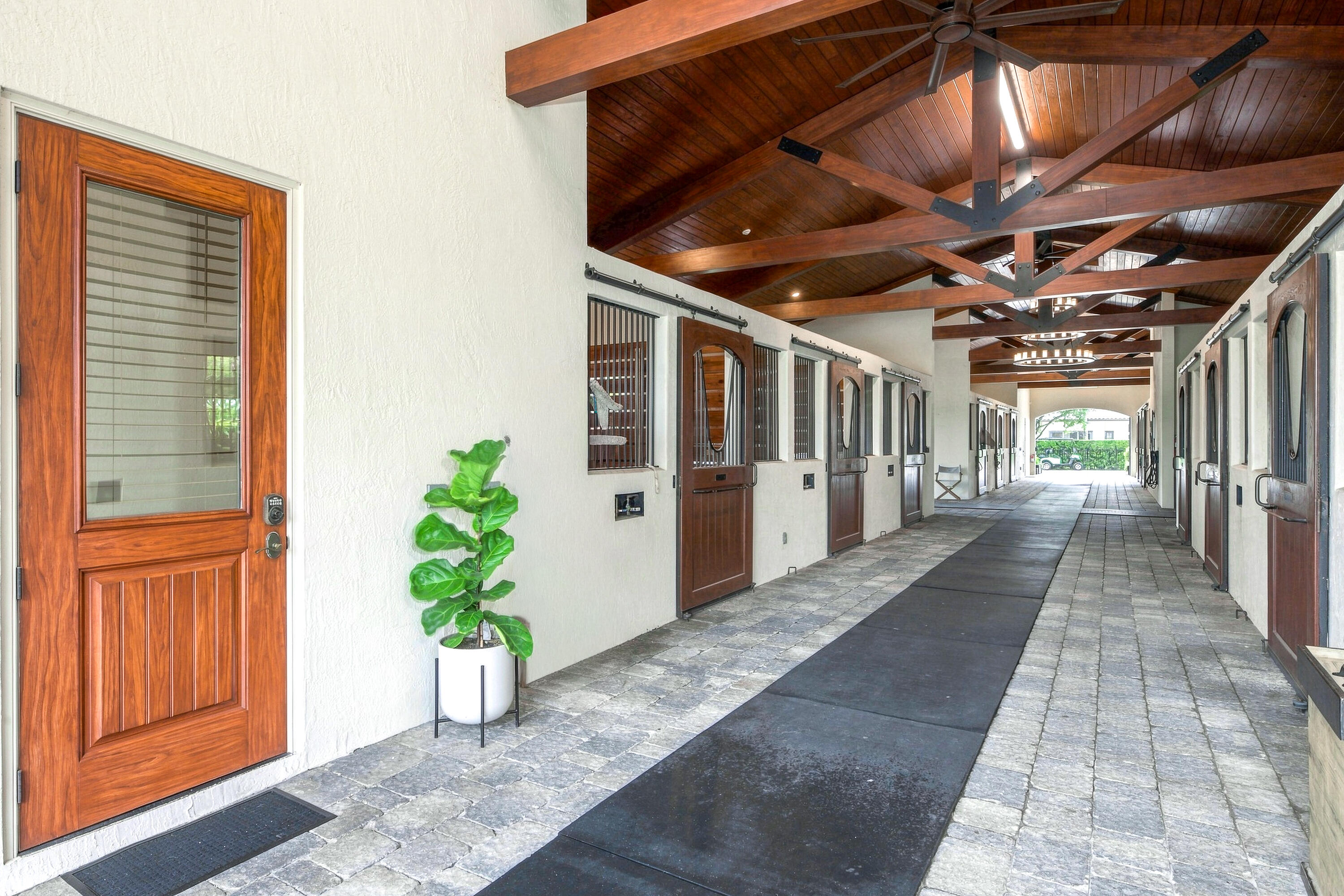 4600 GARDEN POINT Trail