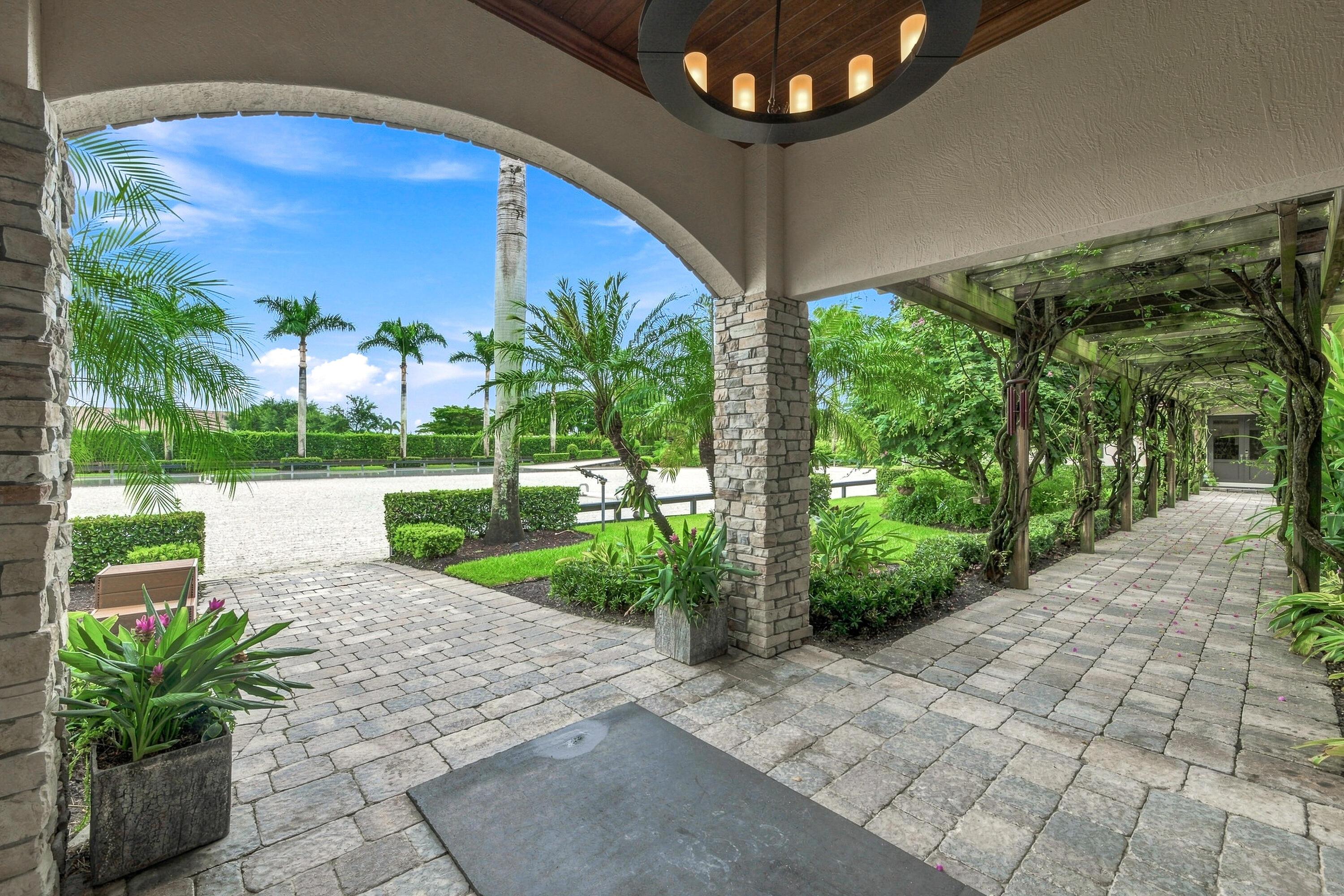 4600 GARDEN POINT Trail