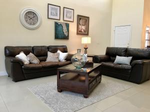 13522 Fountain View Boulevard Court 1