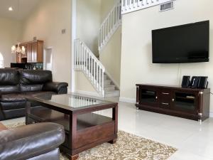 13522 Fountain View Boulevard Court 1