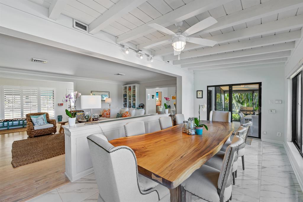 328 N Lakeside Drive