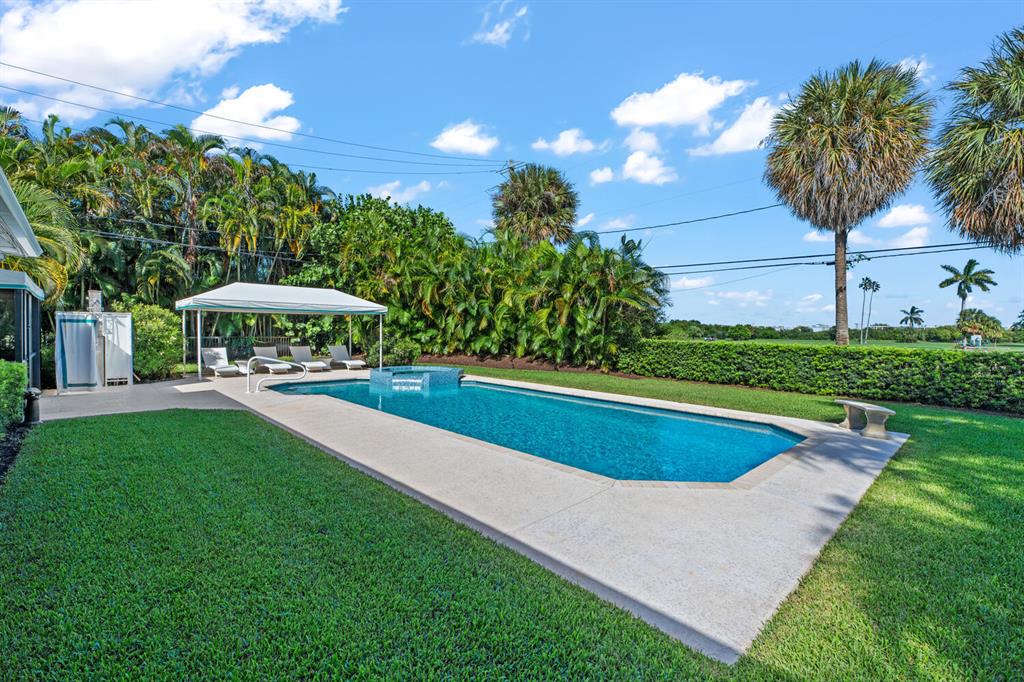 328 N Lakeside Drive