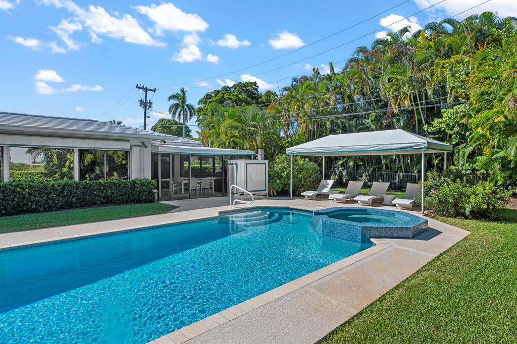 328 N Lakeside Drive