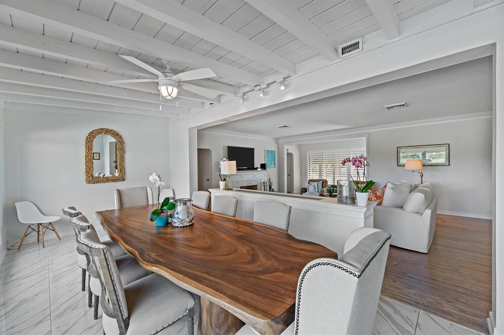 328 N Lakeside Drive