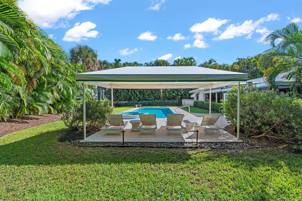 328 N Lakeside Drive