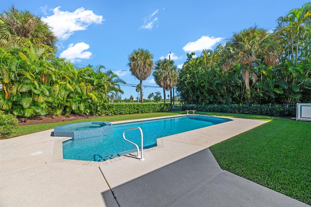 328 N Lakeside Drive