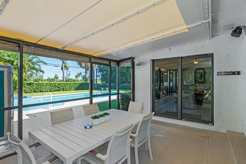 328 N Lakeside Drive