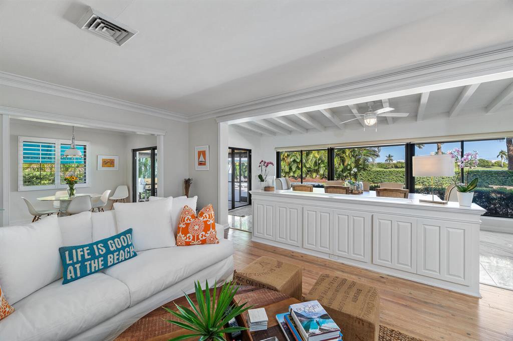 328 N Lakeside Drive