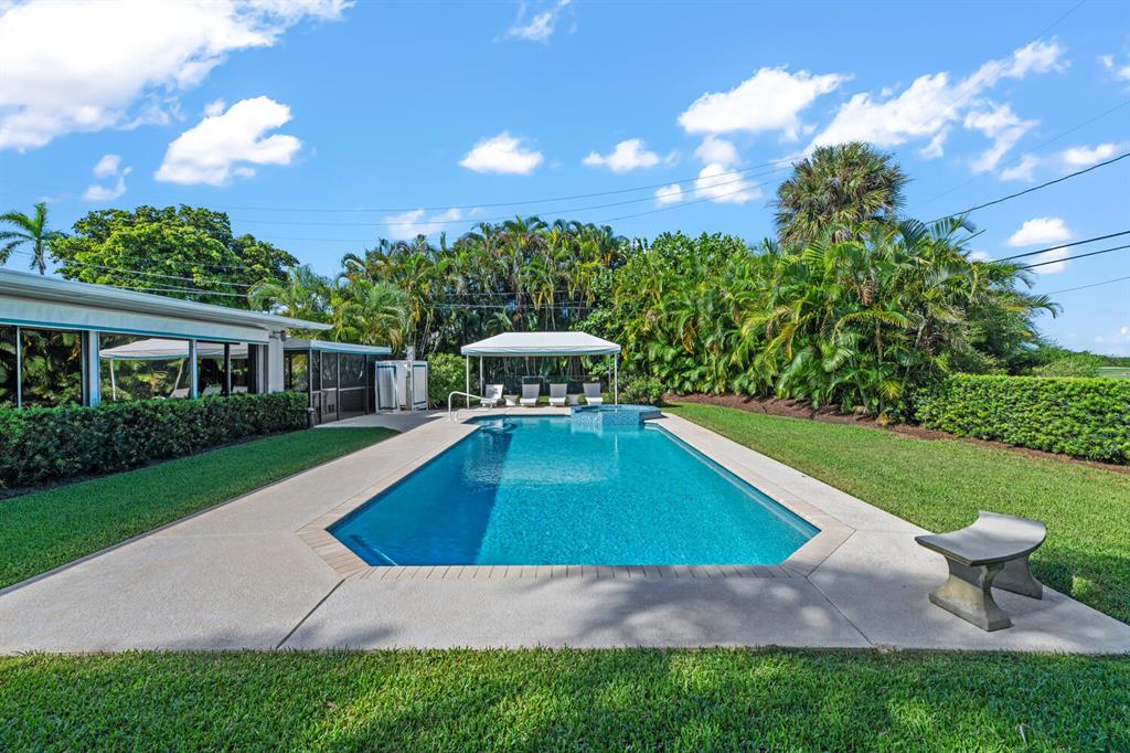 328 N Lakeside Drive