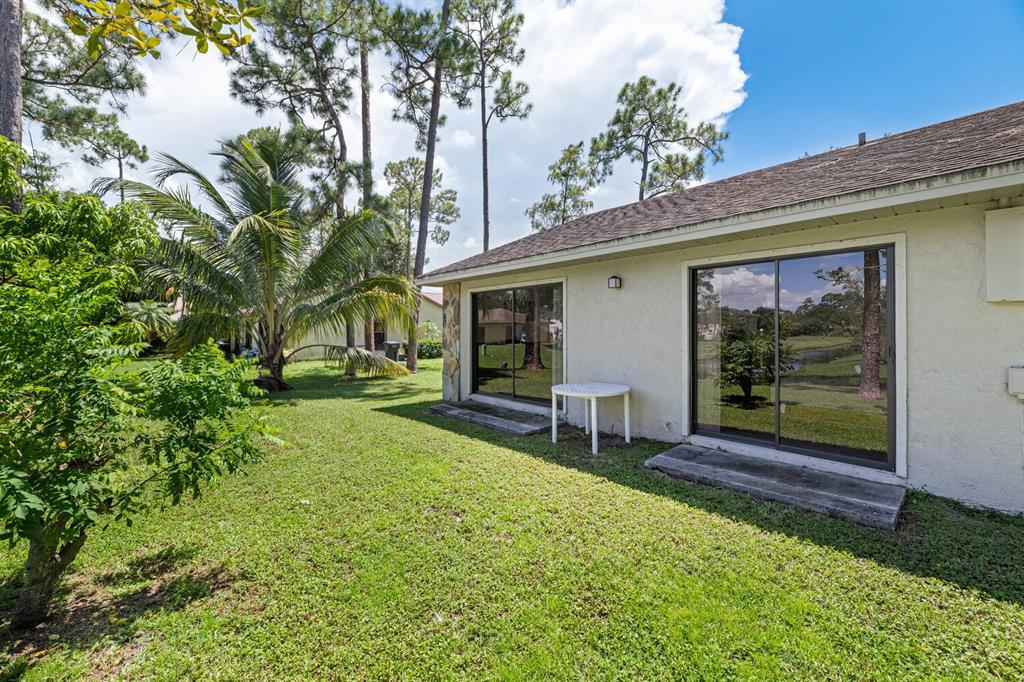 1200 Hyacinth Place