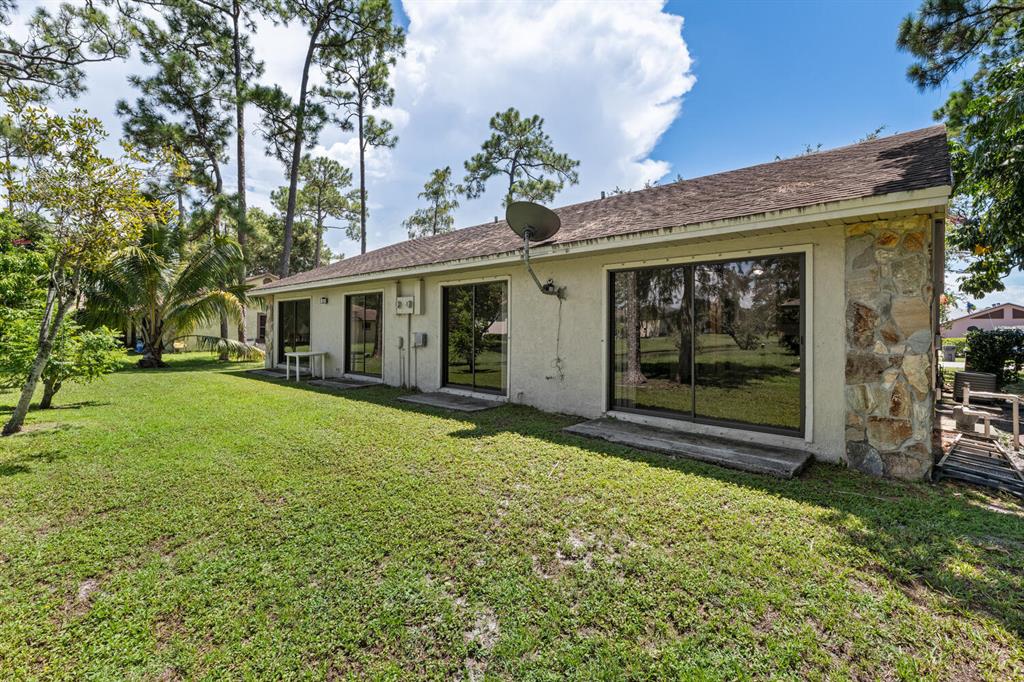 1200 Hyacinth Place