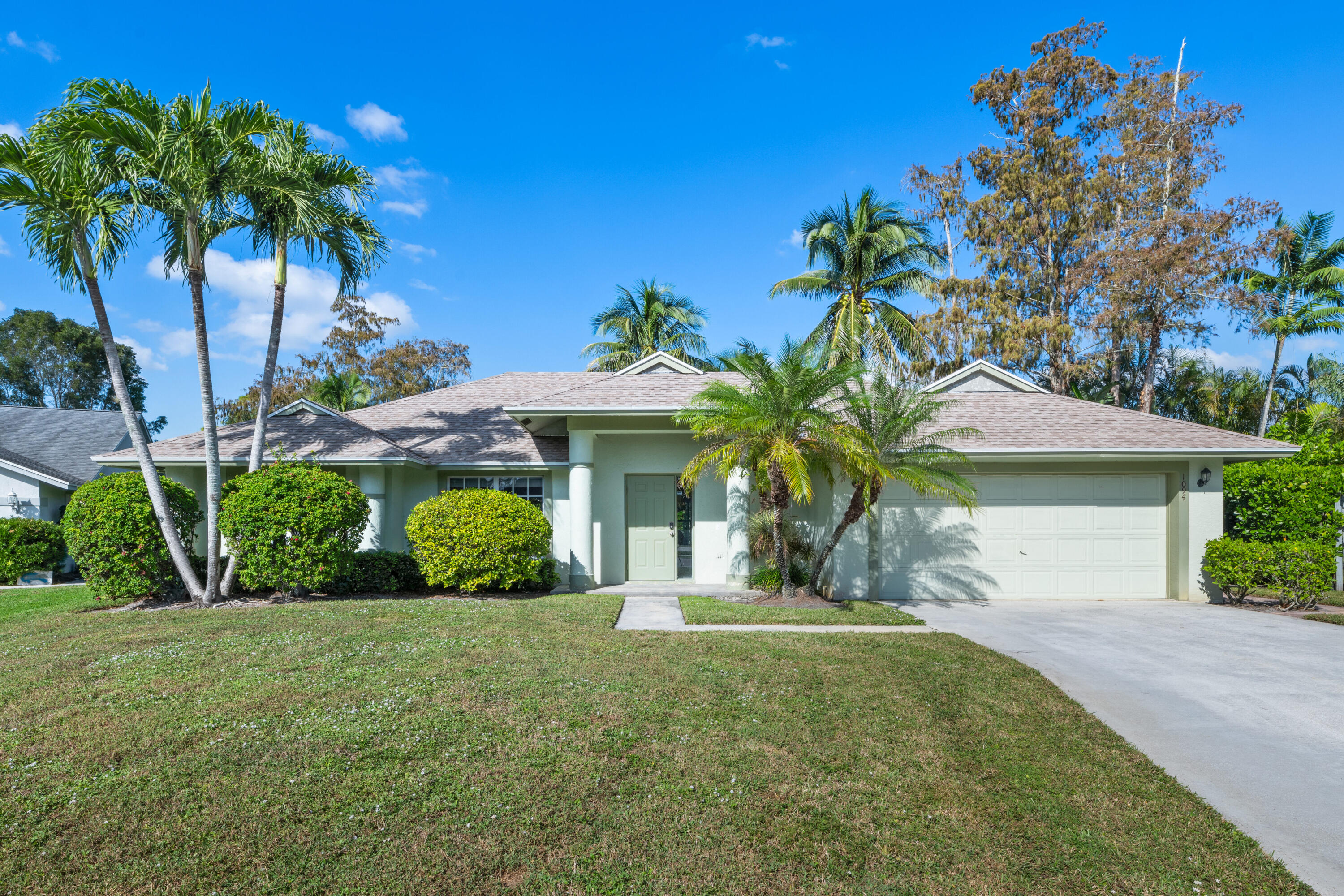 1094 Raintree Lane