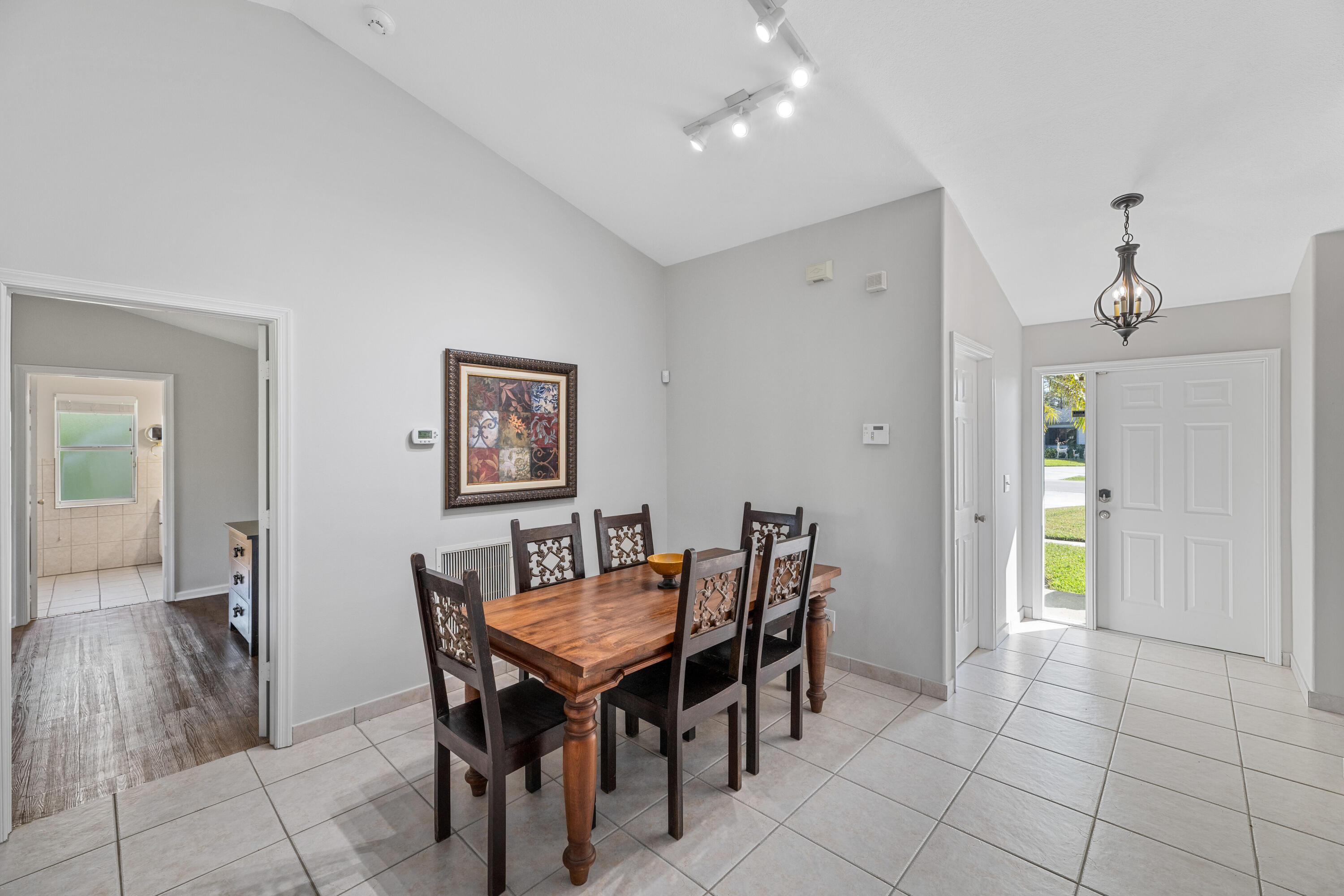 1094 Raintree Lane