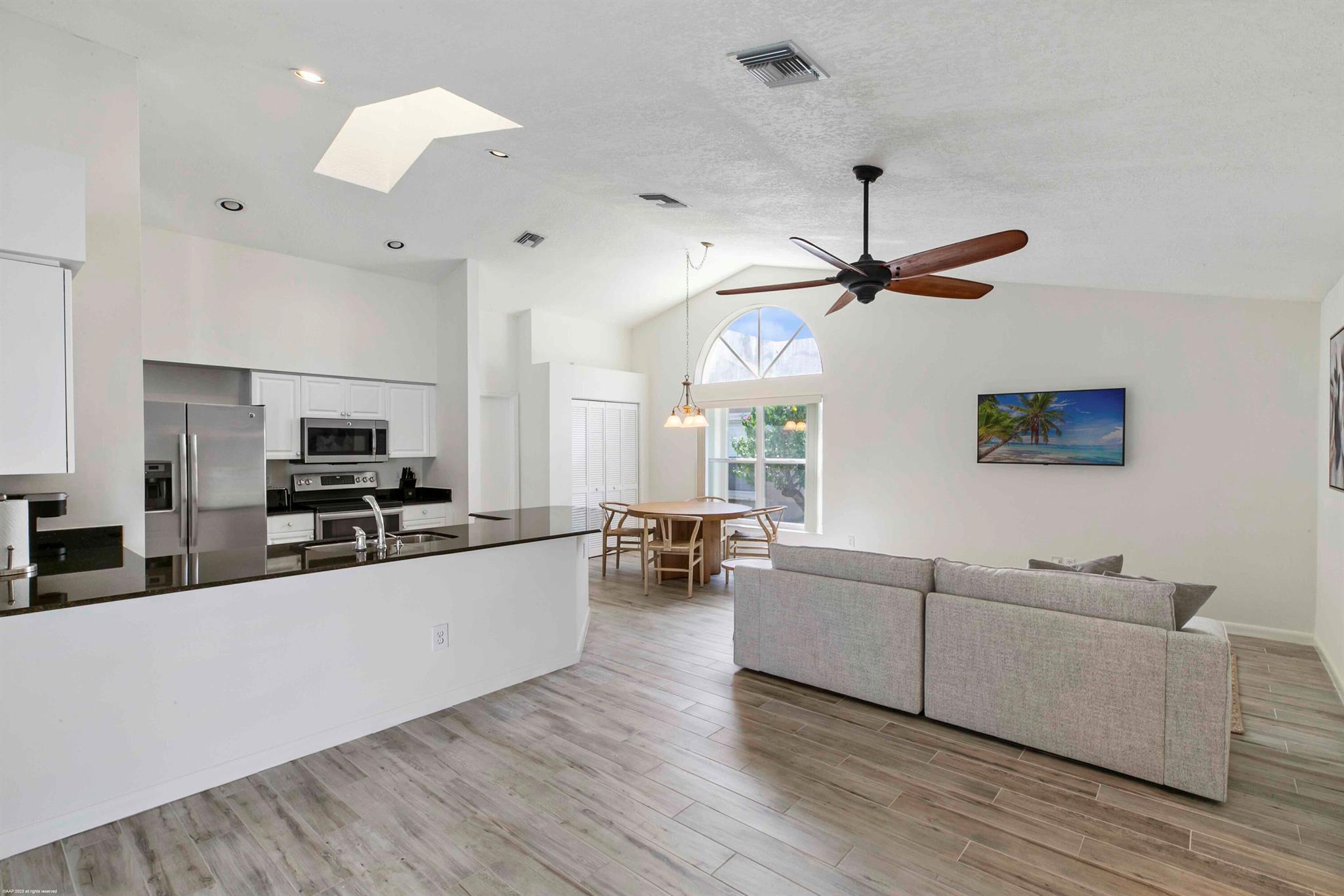 12871 Upper Cove Drive