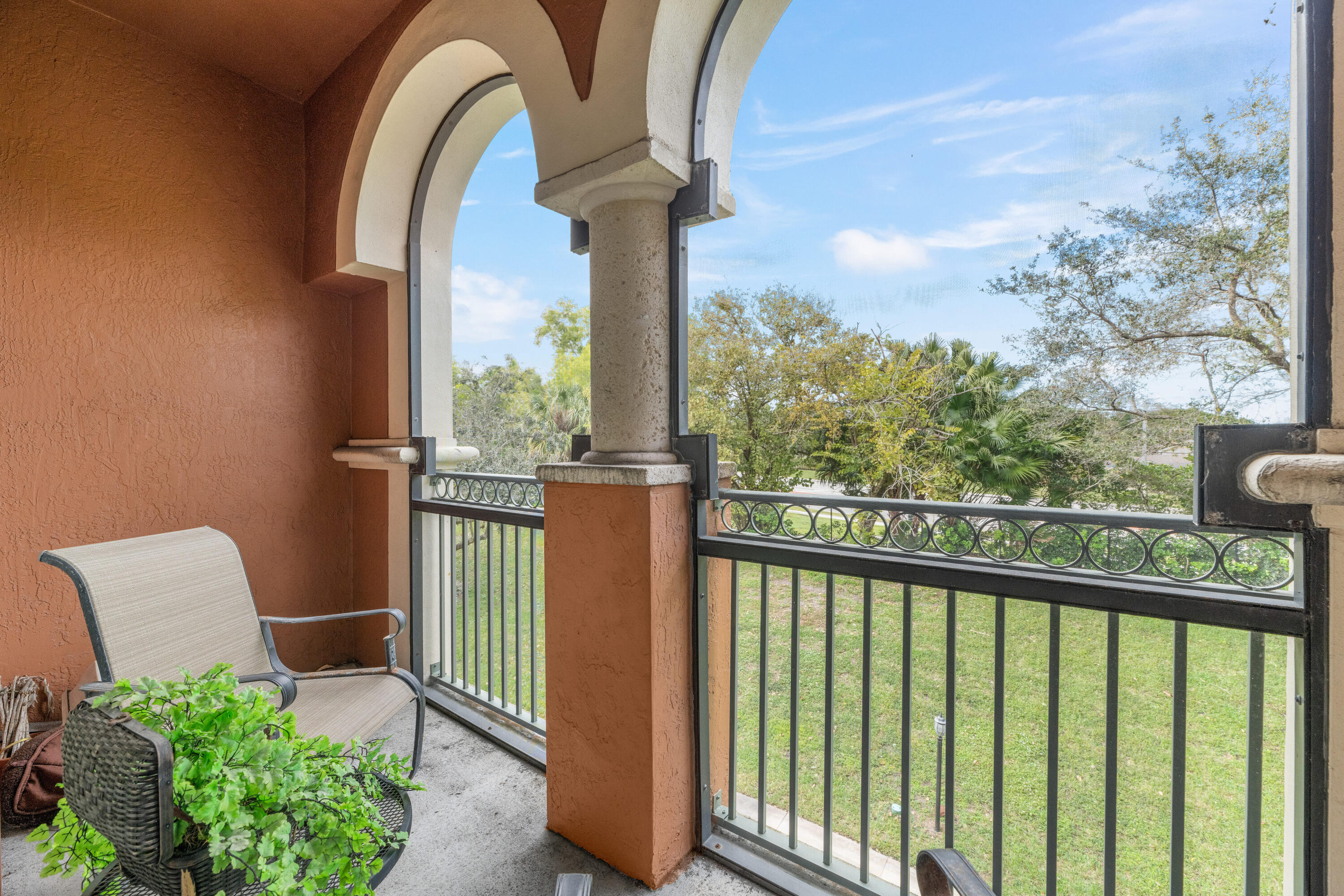 11770 Saint Andrews Place 305