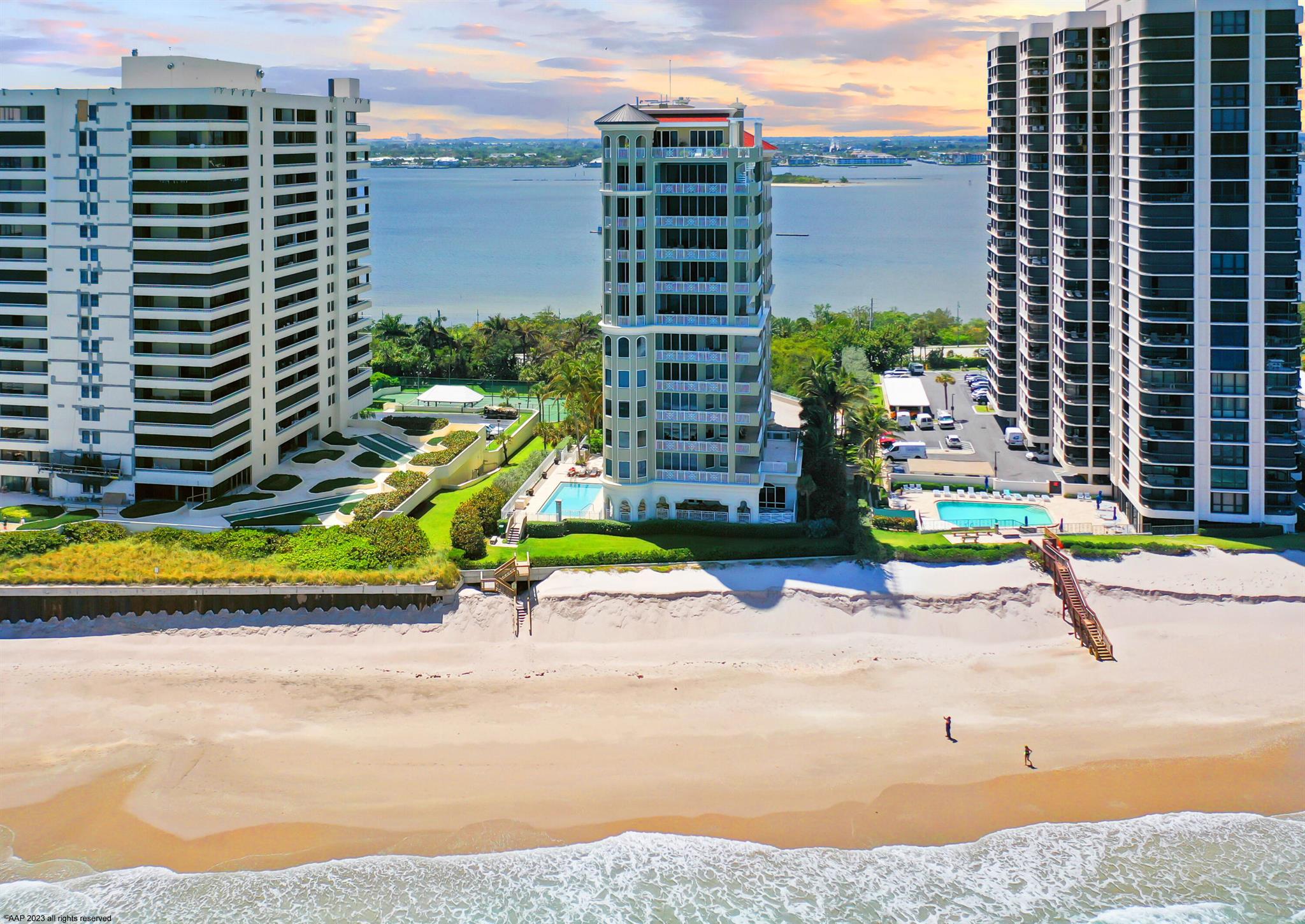 5310 N Ocean Drive 601