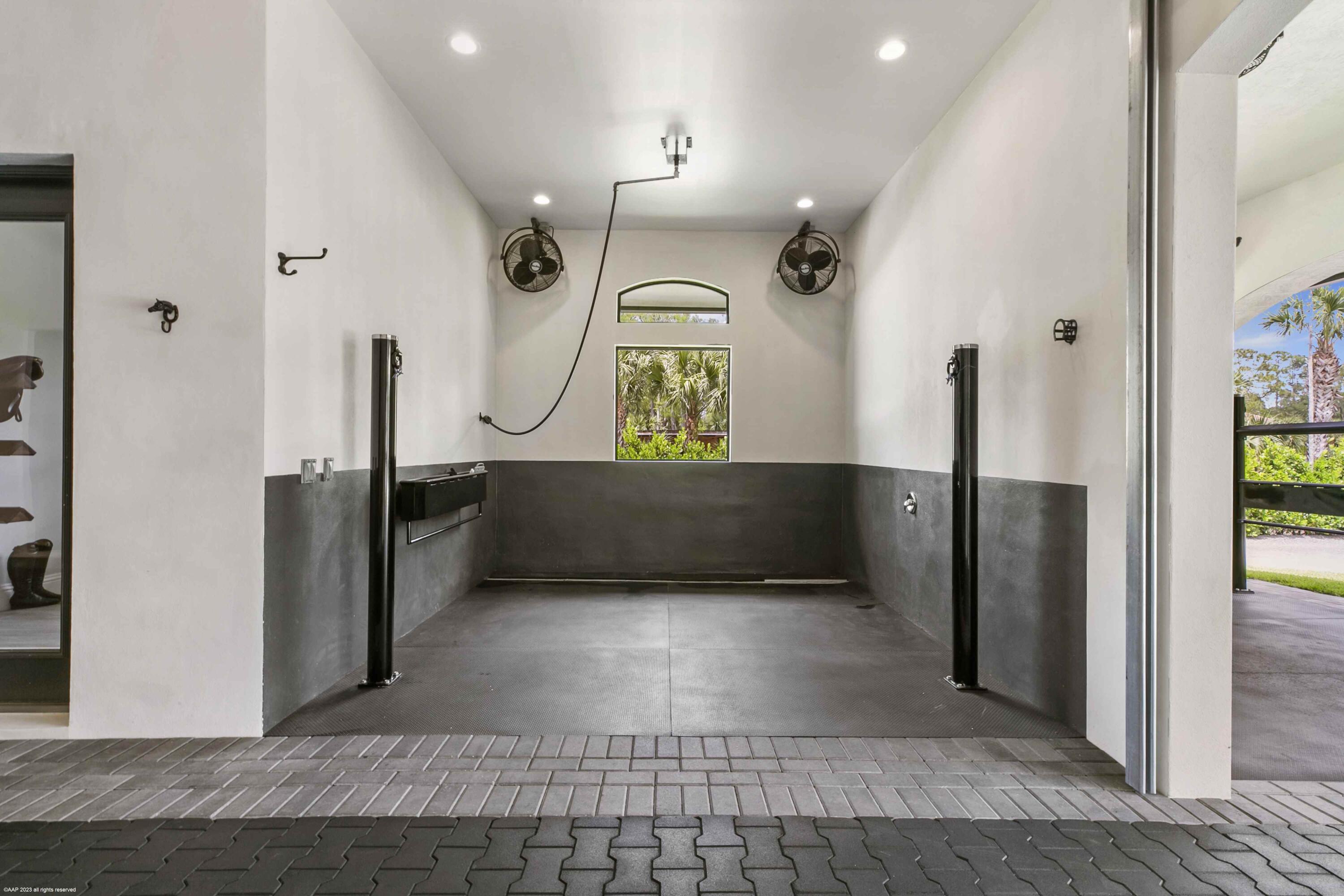 1092 Clydesdale Drive