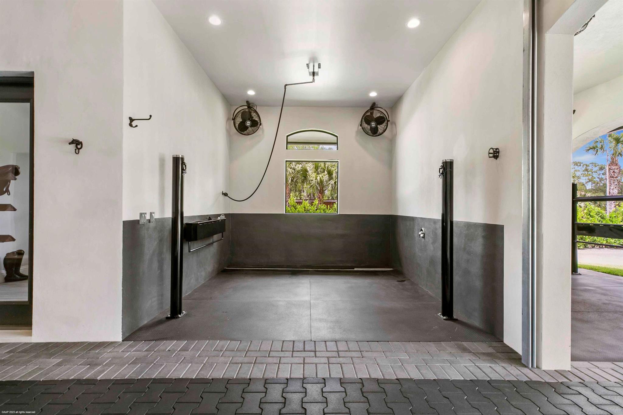 1092 Clydesdale Drive