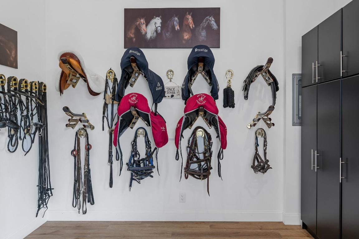 2381 Buck Ridge Trail