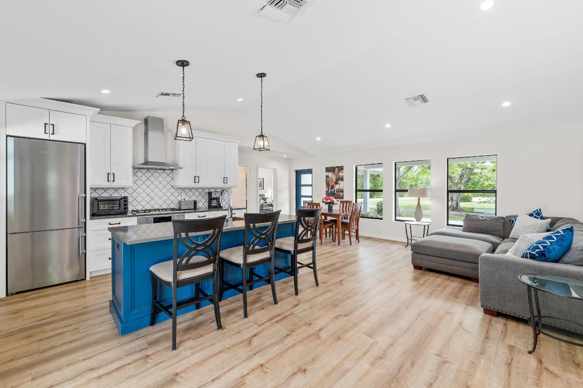 2381 Buck Ridge Trail