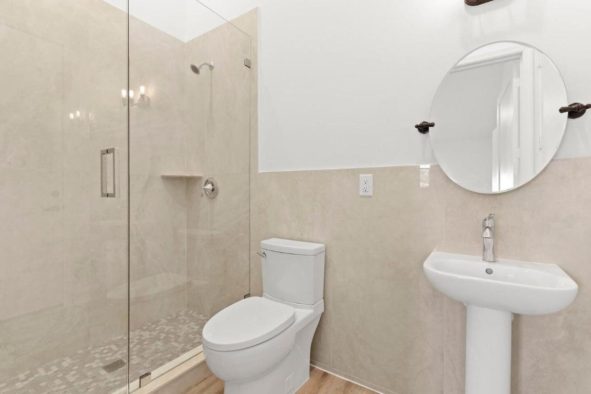 2381 Buck Ridge Trail