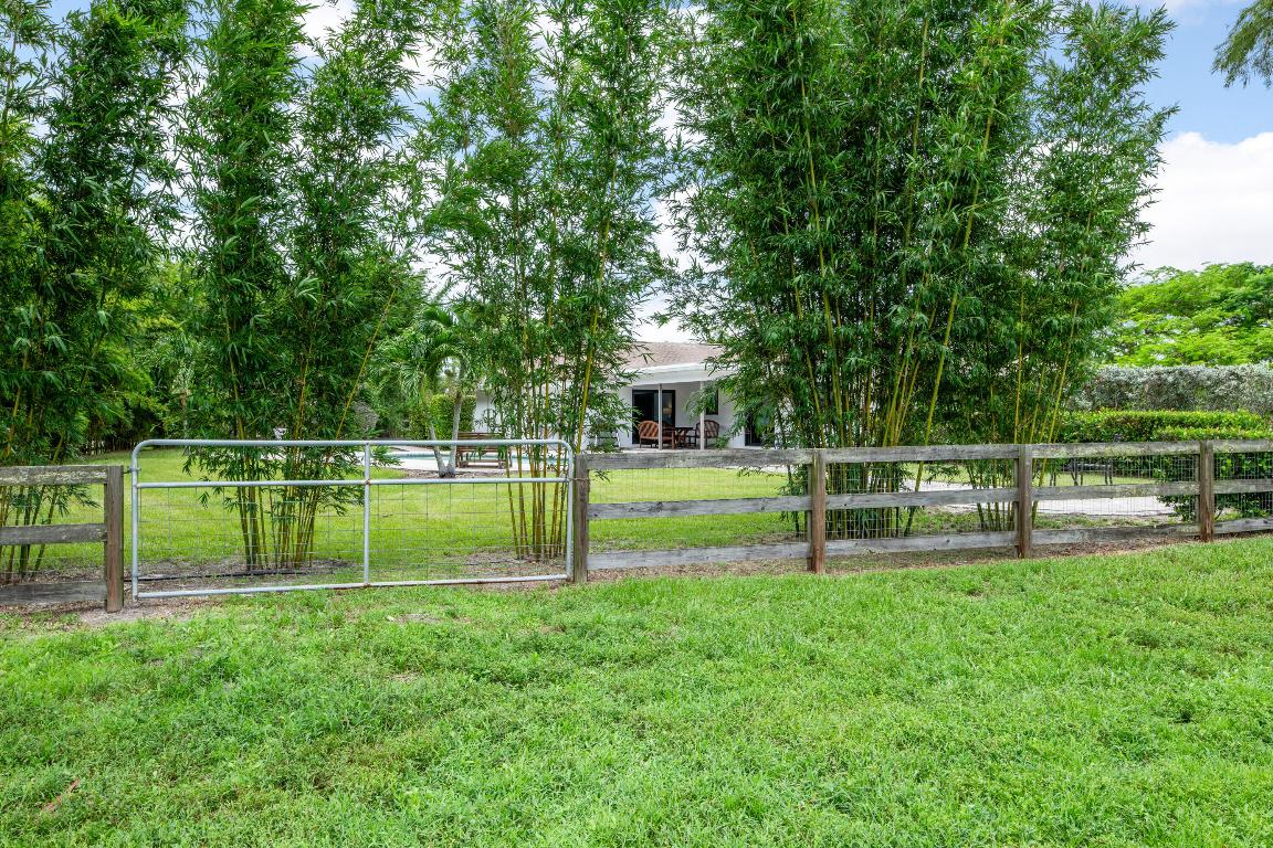 2381 Buck Ridge Trail