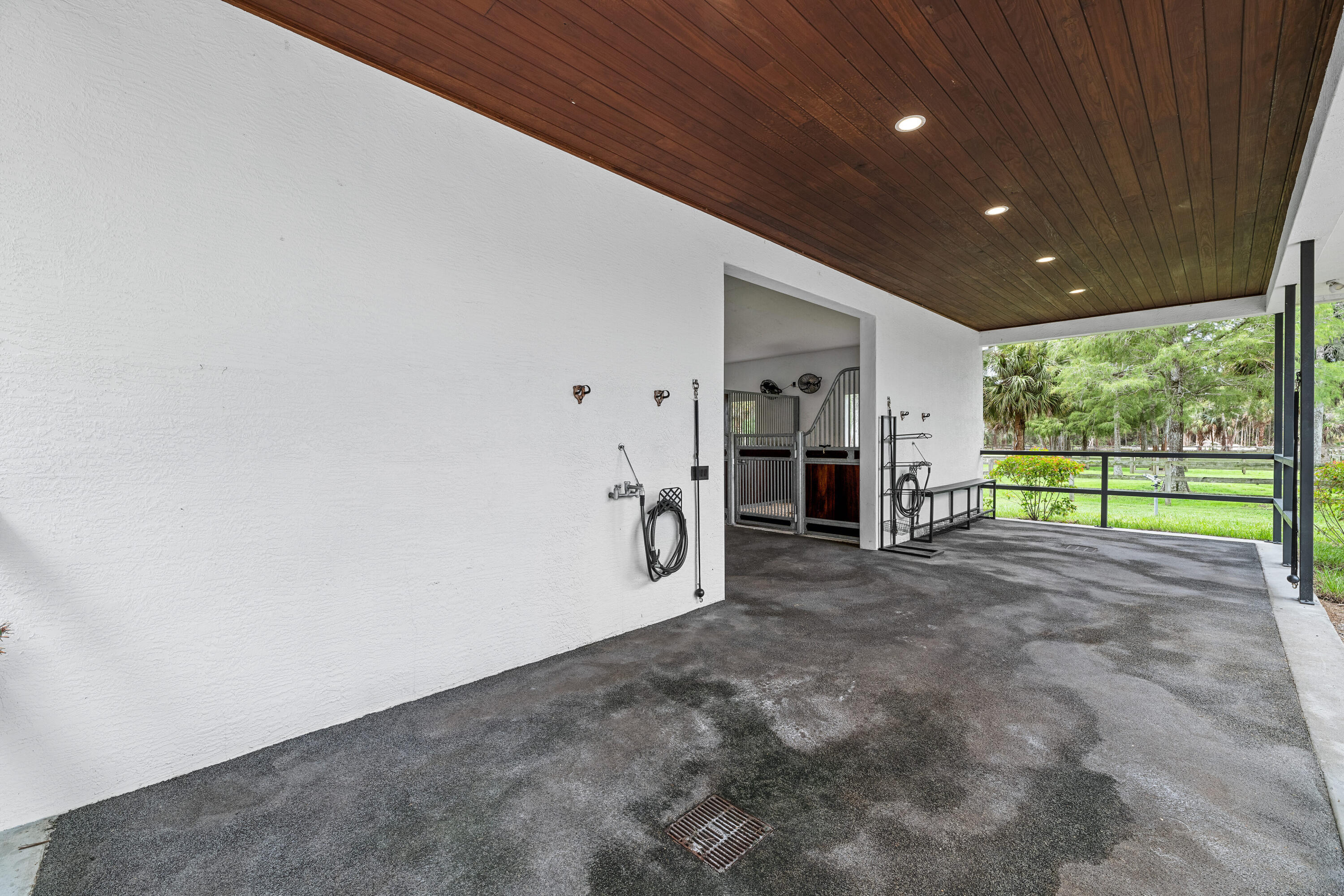 2381 Buck Ridge Trail