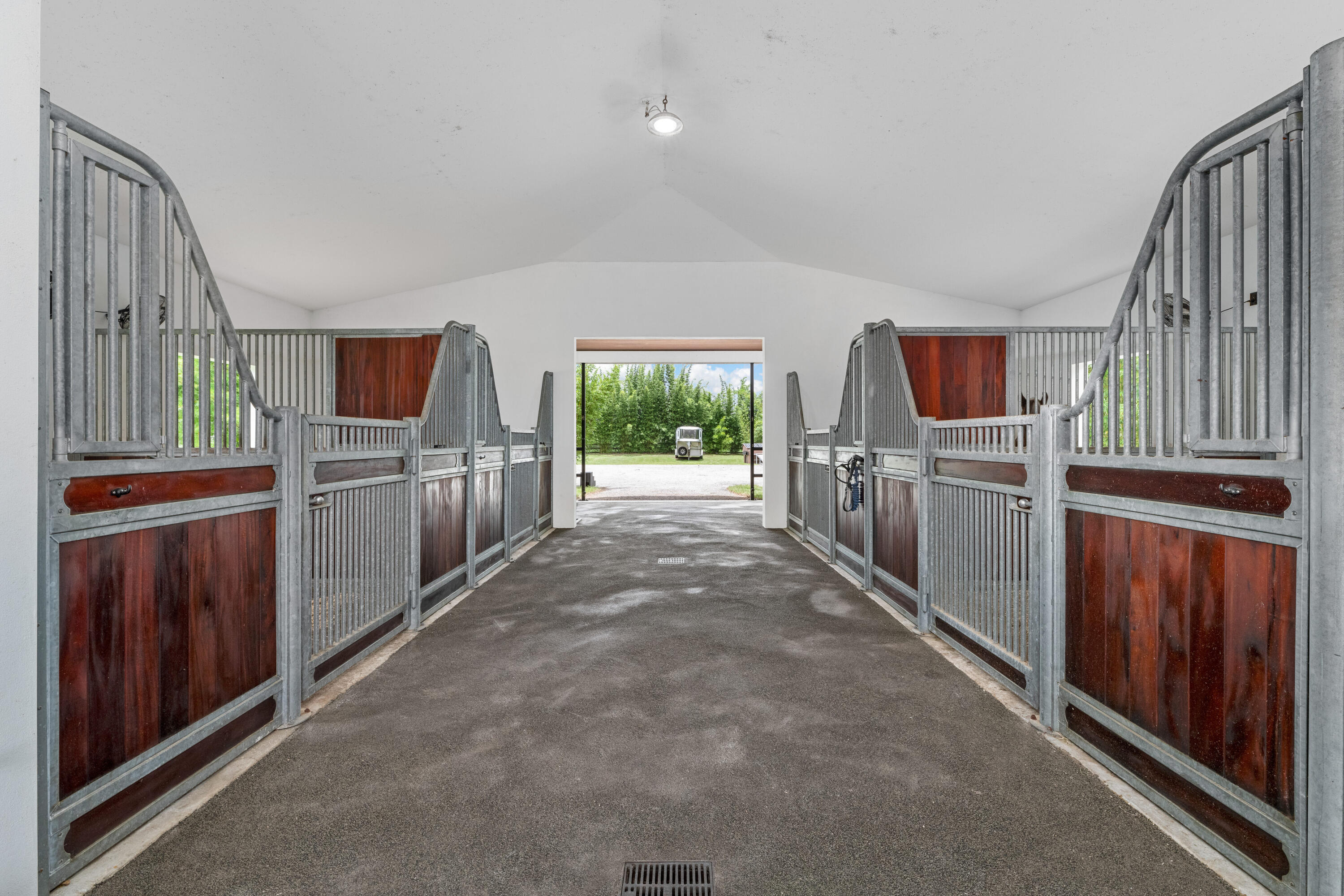 2381 Buck Ridge Trail