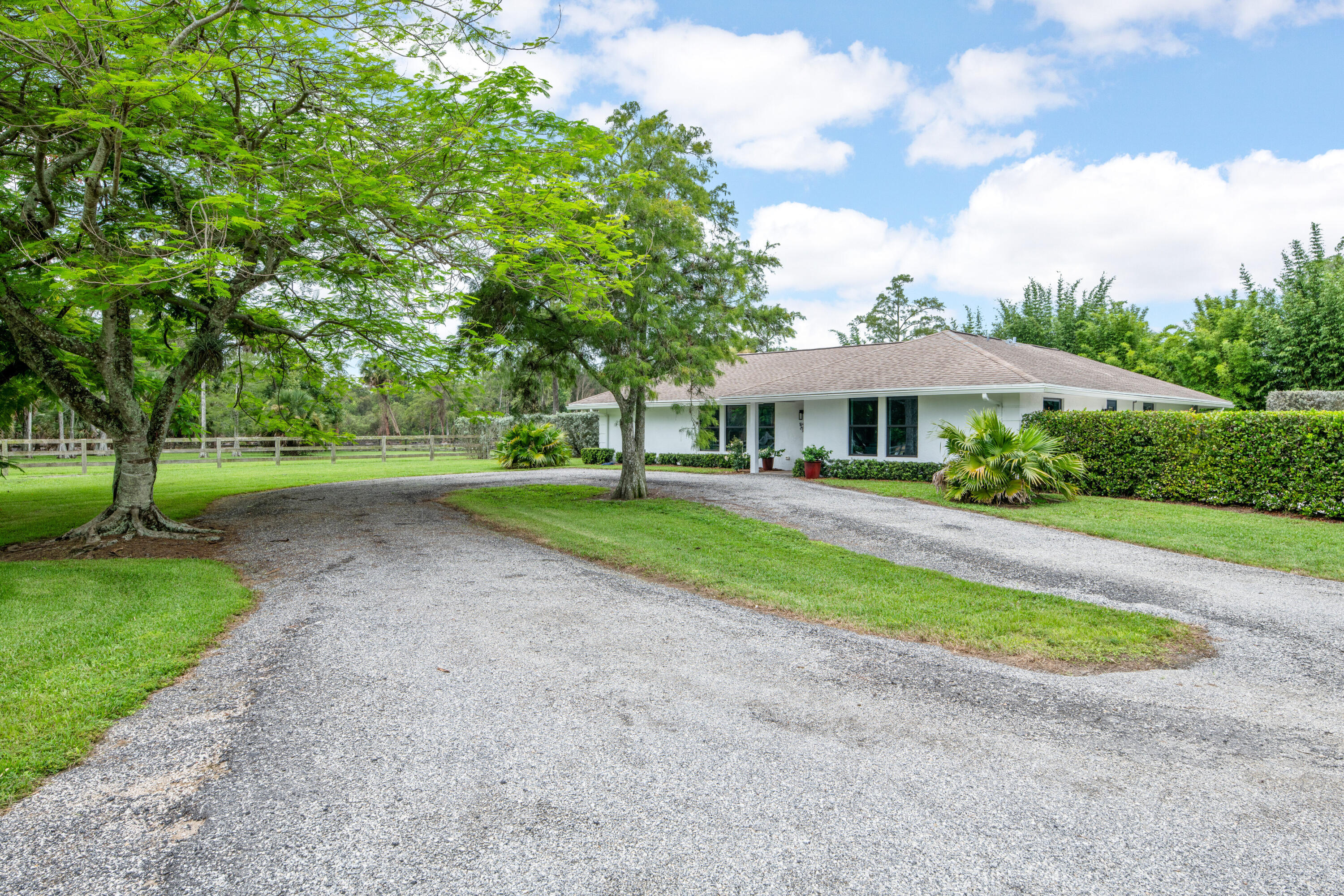 2381 Buck Ridge Trail